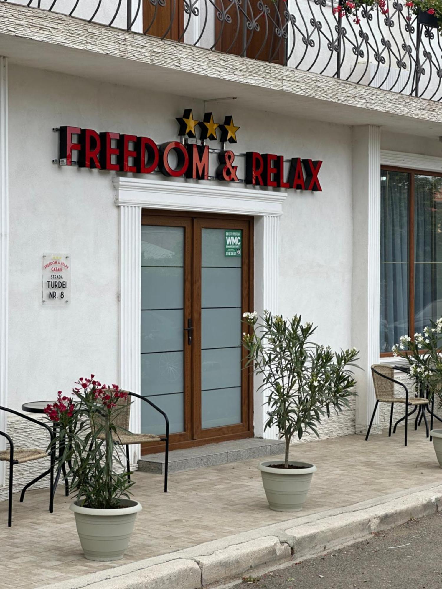 ホテル Freedom&Relax ブザウ エクステリア 写真